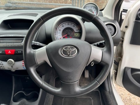 Toyota Aygo 1.0 VVT-I FIRE AC 13