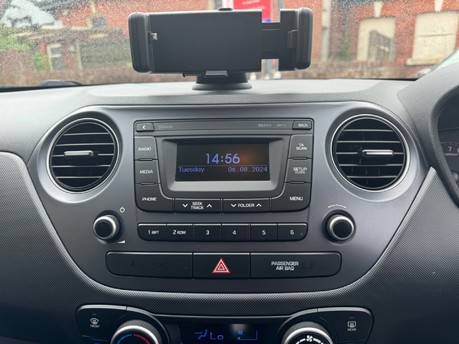 Hyundai i10 PREMIUM 17