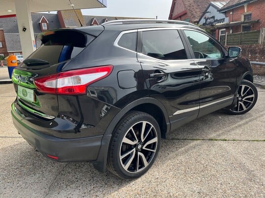 Nissan Qashqai 1.6 DCI TEKNA AUTOMATIC
