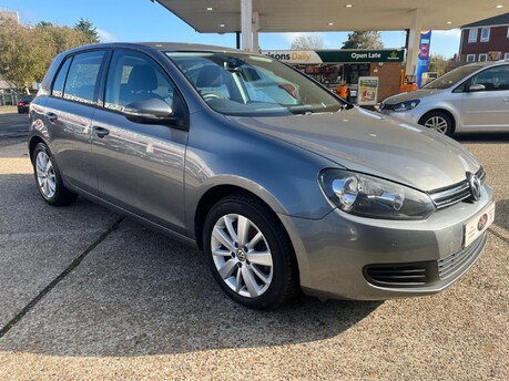 Volkswagen Golf 1.4 TSI MATCH 4