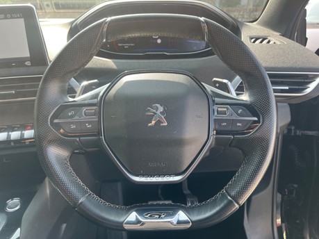 Peugeot 3008 2.0 BLUEHDI GT 180 AUTOMATIC 17