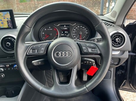 Audi A3 1.6 TDI SPORT 12