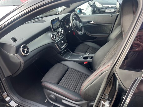 Mercedes-Benz CLA Class SPORTING BRAKE 180 AMG LINE AUTOMATIC 13