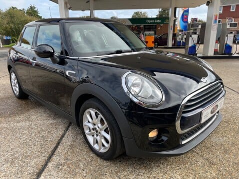 Mini Hatch 1.5 COOPER 4