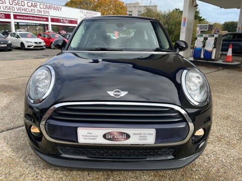 Mini Hatch 1.5 COOPER 9