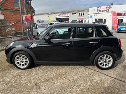 Mini Hatch 1.5 COOPER 10