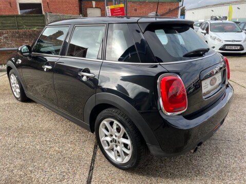 Mini Hatch 1.5 COOPER 11