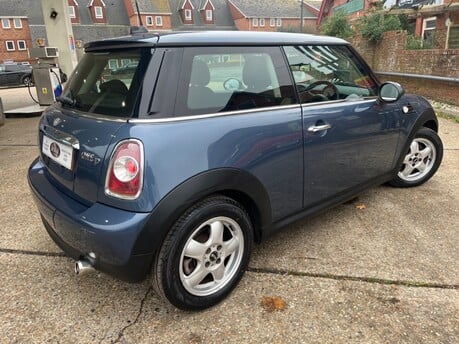 Mini Hatch 1.6 ONE D 2