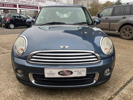 Mini Hatch 1.6 ONE D 9