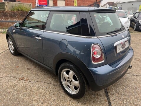 Mini Hatch 1.6 ONE D 11