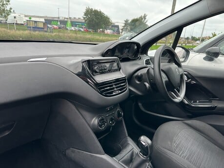 Peugeot 208 ACCESS PLUS 8