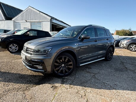 Volkswagen Tiguan R-LINE TDI BLUEMOTION TECHNOLOGY DSG 1