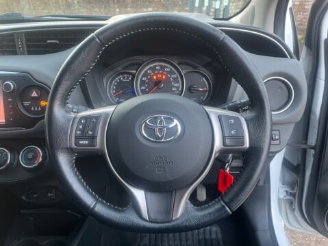 Toyota Yaris 1.33 VVT-I ICON 10