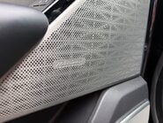 Land Rover Range Rover Velar 3.0 D300 HSE AUTOMATIC 23