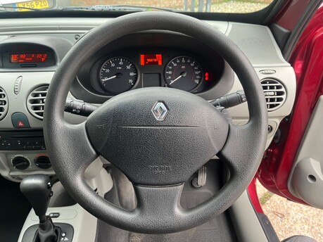 Renault Kangoo 1.6 EXPRESSION AUTOMATIC 18