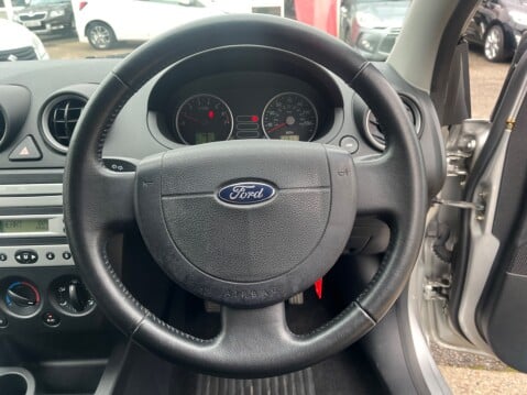 Ford Fiesta 1.4 ZETEC 13