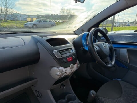 Toyota Aygo BLUE VVT-I 9