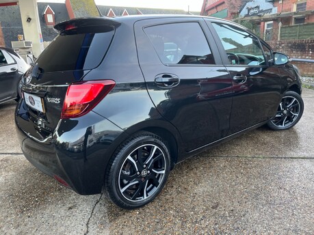 Toyota Yaris 1.33 VVT-I SPORT 2