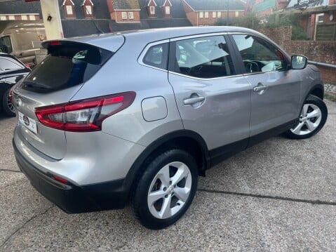 Nissan Qashqai ACENTA DIG-T XTRONIC 2