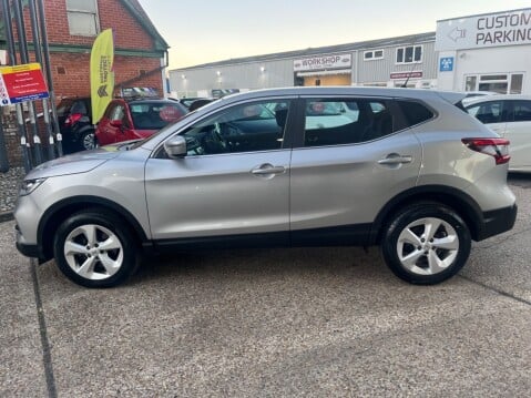 Nissan Qashqai ACENTA DIG-T XTRONIC 9