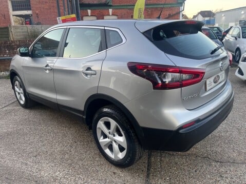 Nissan Qashqai ACENTA DIG-T XTRONIC 10