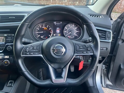 Nissan Qashqai ACENTA DIG-T XTRONIC 12