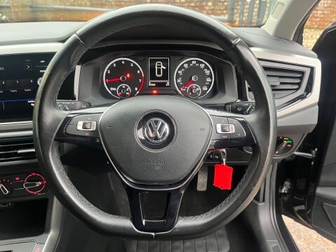 Volkswagen Polo 1.0 TSI SE 13