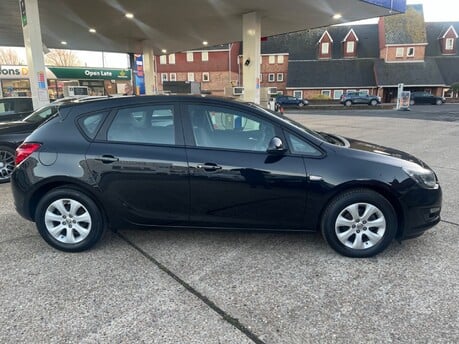 Vauxhall Astra 1.4 DESIGN 8