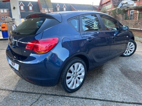 Vauxhall Astra 1.6 EXCLUSIV 2