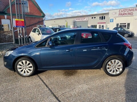 Vauxhall Astra 1.6 EXCLUSIV 10