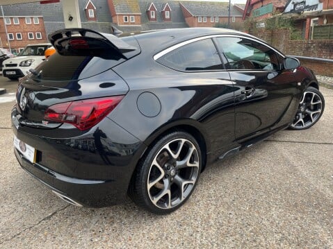 Vauxhall Astra GTC 2.0T 16V VXR 2