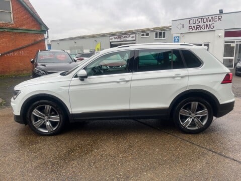 Volkswagen Tiguan 1.5 TSI EVO MATCH 9