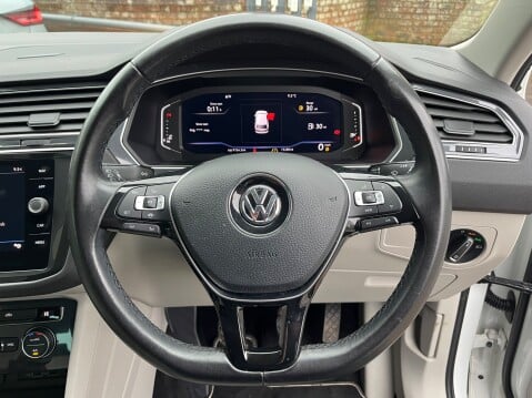 Volkswagen Tiguan 1.5 TSI EVO MATCH 12