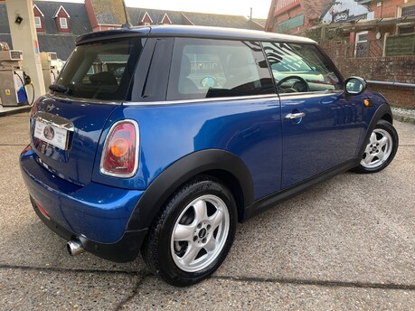 Mini Hatch 1.4 ONE 2