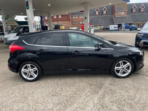 Ford Focus 1.5 TDCI TITANIUM 8