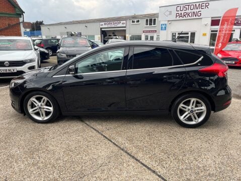 Ford Focus 1.5 TDCI TITANIUM 10