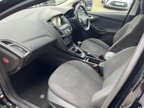 Ford Focus 1.5 TDCI TITANIUM 12