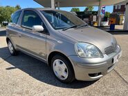 Toyota Yaris COLOUR COLLECTION VVT-I 4