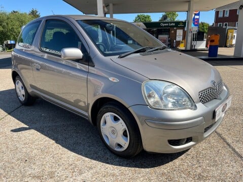 Toyota Yaris COLOUR COLLECTION VVT-I 4