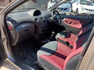 Toyota Yaris COLOUR COLLECTION VVT-I 11