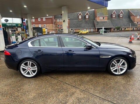 Jaguar XE 2.0D PORTFOLIO AUTOMATIC 8