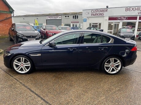 Jaguar XE 2.0D PORTFOLIO AUTOMATIC 9