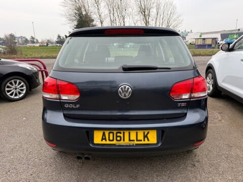 Volkswagen Golf SE TSI DSG 6