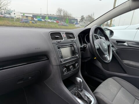 Volkswagen Golf SE TSI DSG 8