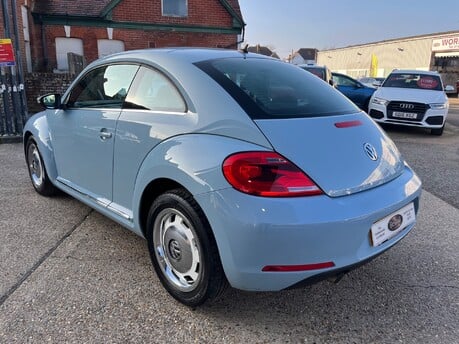 Volkswagen Beetle 1.6 TDI DESIGN BLUEMOTION TECHNOLOGY 11