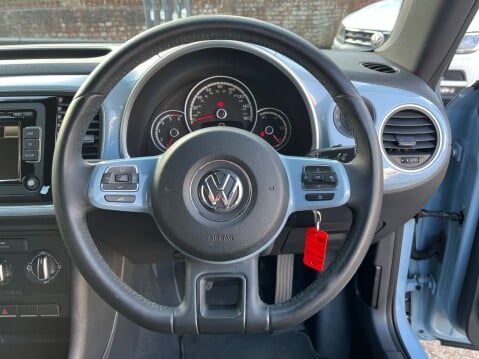 Volkswagen Beetle 1.6 TDI DESIGN BLUEMOTION TECHNOLOGY 12