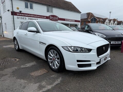 Jaguar XE D PRESTIGE 4