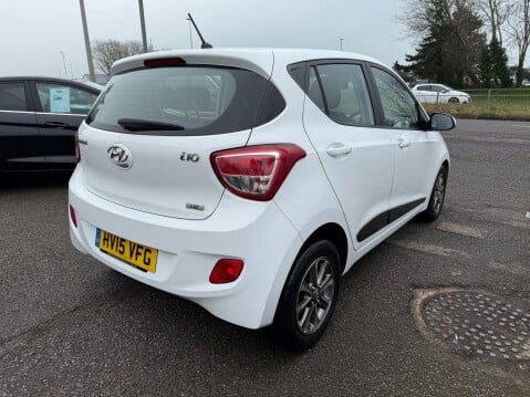 Hyundai i10 PREMIUM 5