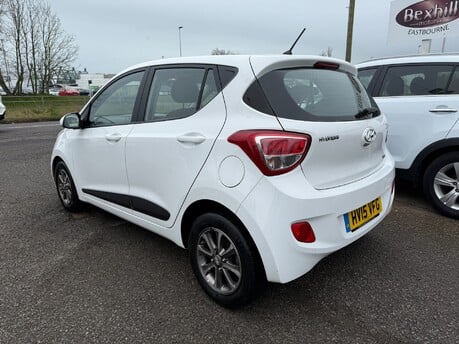 Hyundai i10 PREMIUM 7