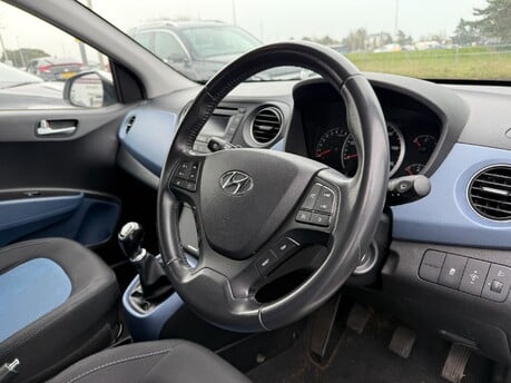 Hyundai i10 PREMIUM 9